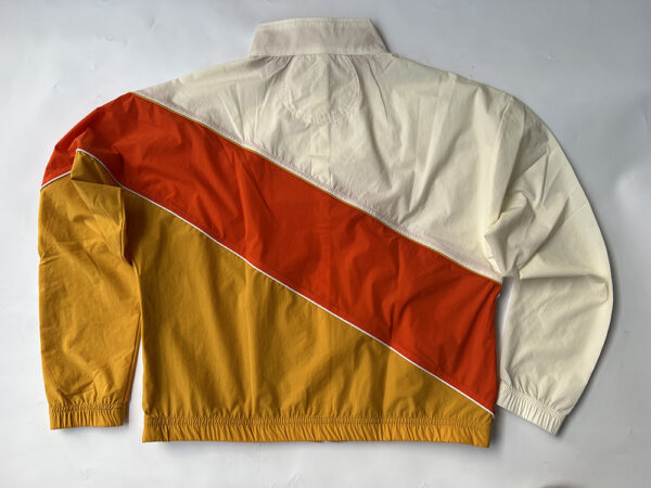 Women's Waterproof  Lightweight  Active Outdoor windbreaker jacket - Image 9