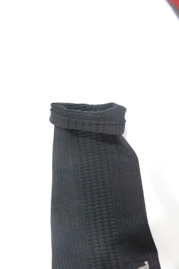 Seamless High-Waisted Compressive Legging - Image 4